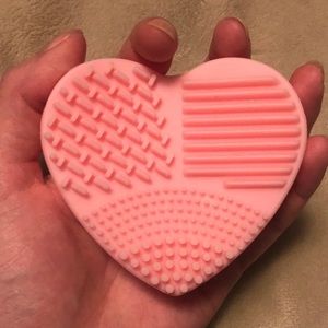 heart shaped handheld makeup brush cleaner